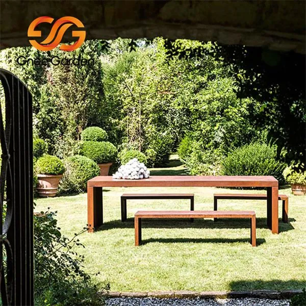 Corten stålbænke og borde